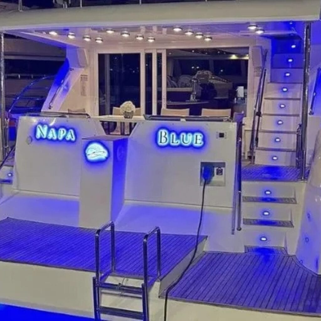 Rejs luksusowym katamaranem Napa Blue z Ayia Napy