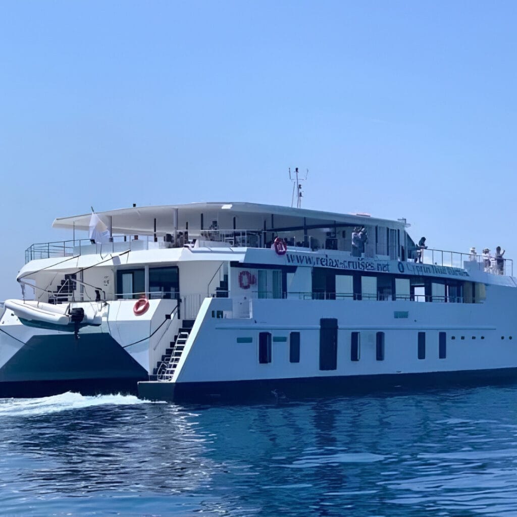 Rodzinny rejs katamaranem z Limassol – bufet i open bar